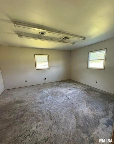 7837 State Highway 37, Benton, IL 62812