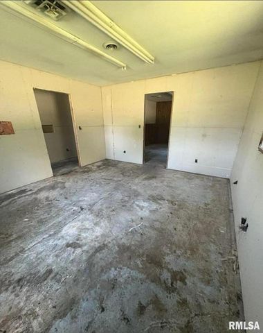 7837 State Highway 37, Benton, IL 62812