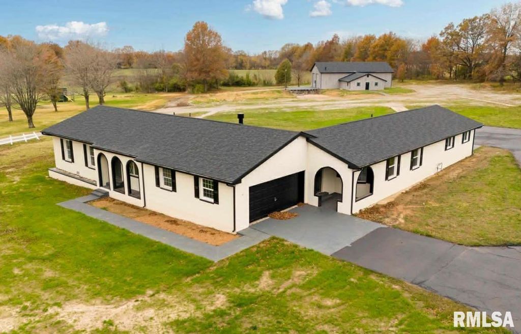 7837 State Highway 37, Benton, IL 62812