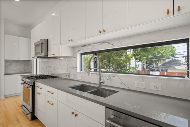 4230 Munger Avenue A, Dallas, TX 75204