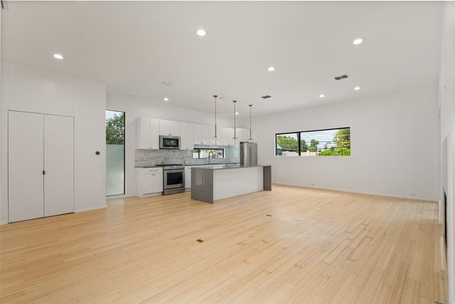 4230 Munger Avenue A, Dallas, TX 75204