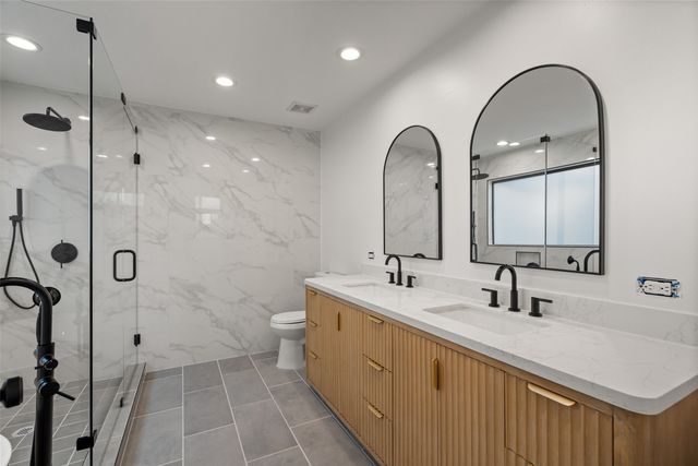 4230 Munger Avenue A, Dallas, TX 75204