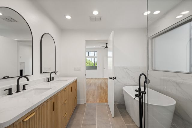 4230 Munger Avenue A, Dallas, TX 75204