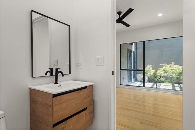 4230 Munger Avenue A, Dallas, TX 75204