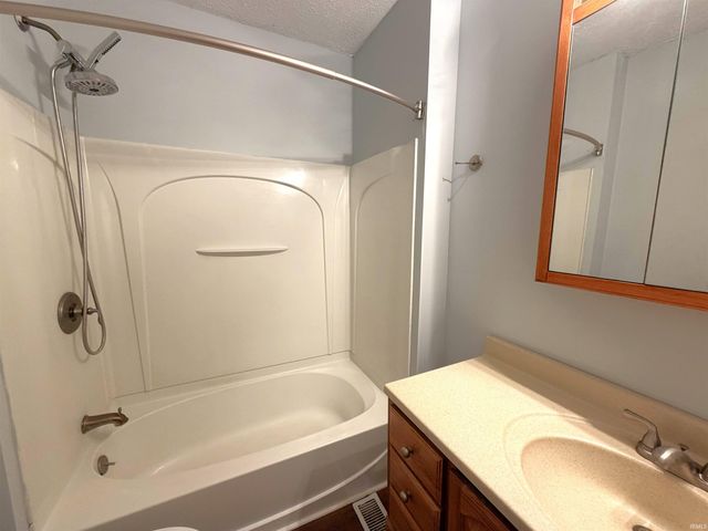 1925 Newton Avenue, Evansville, IN 47715