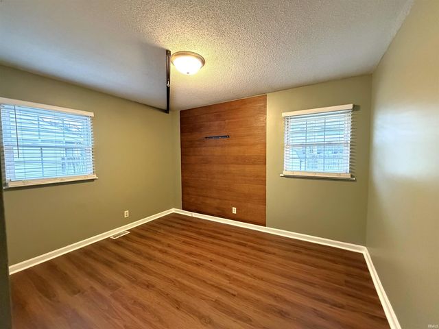 1925 Newton Avenue, Evansville, IN 47715