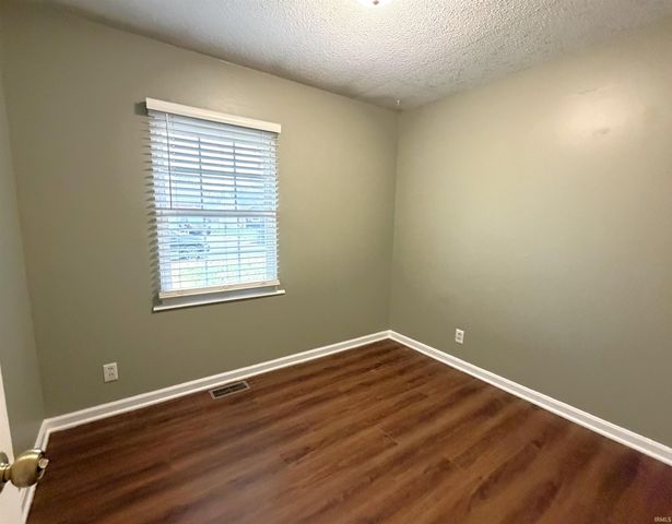 1925 Newton Avenue, Evansville, IN 47715