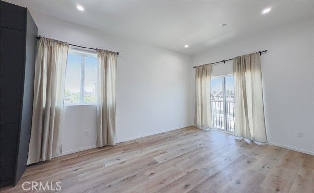 121 S Coronado, Los Angeles, CA 90057