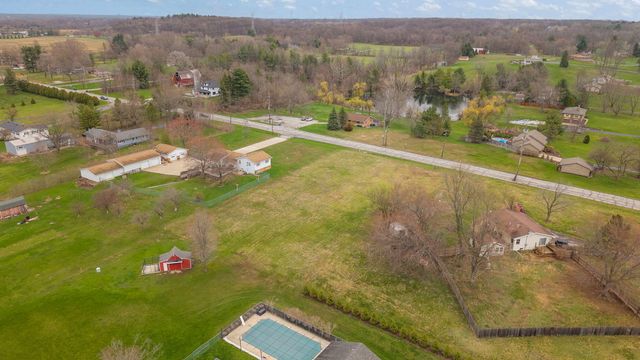 706 Meridian Road, Valparaiso, IN 46385
