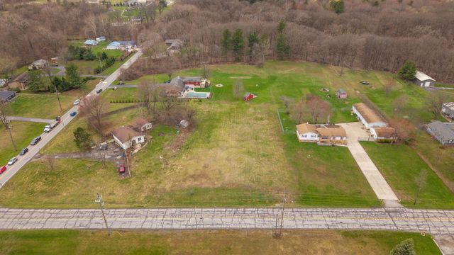 706 Meridian Road, Valparaiso, IN 46385