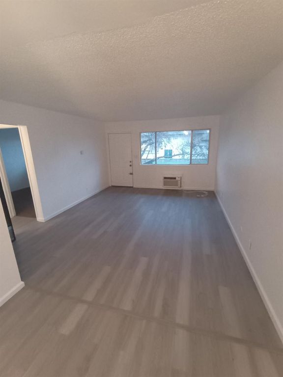 Image 10 of property listing at 3345 E Fairmont Avenue, Fresno, CA 93726