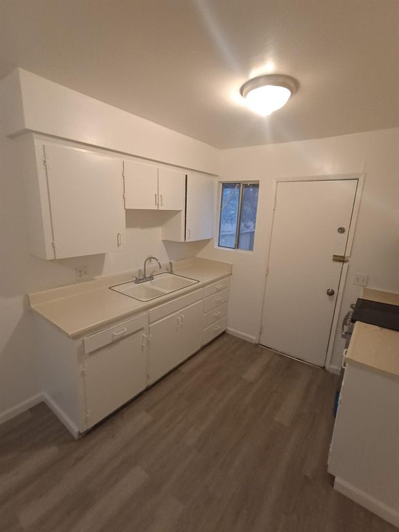 Image 11 of property listing at 3345 E Fairmont Avenue, Fresno, CA 93726