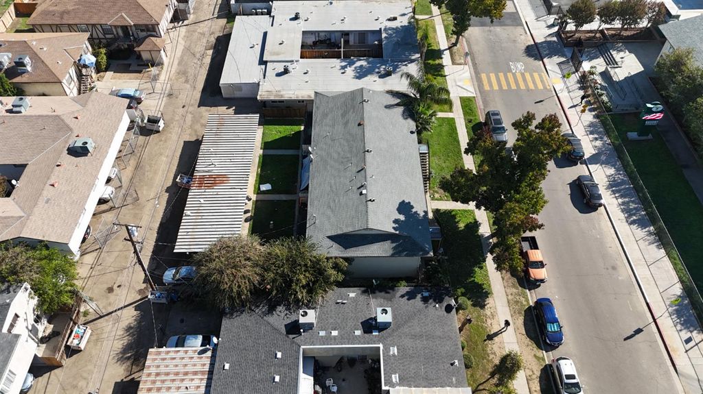 Image 4 of property listing at 3345 E Fairmont Avenue, Fresno, CA 93726