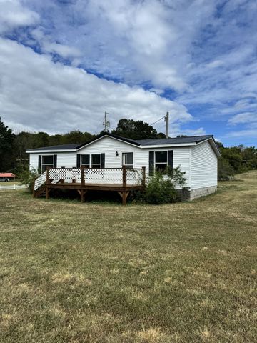227 Green Hill Rd, Pleasant Shade, TN 37145