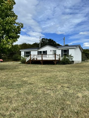 227 Green Hill Rd, Pleasant Shade, TN 37145
