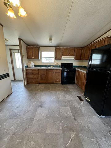 227 Green Hill Rd, Pleasant Shade, TN 37145