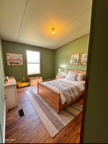 227 Green Hill Rd, Pleasant Shade, TN 37145