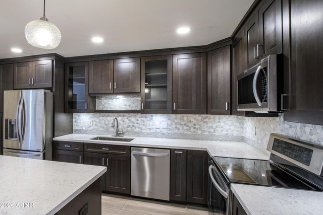 3157 E HAZELWOOD Street, Phoenix, AZ 85016