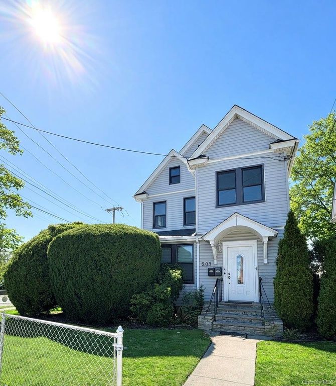 203 WASHINGTON Avenue, Cedarhurst, NY 11516