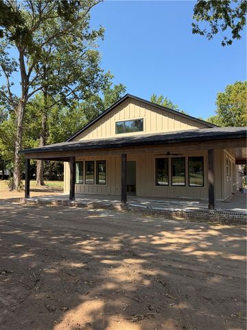 1170 Viney Grove Road, Prairie Grove, AR 72753
