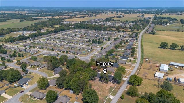 1170 Viney Grove Road, Prairie Grove, AR 72753