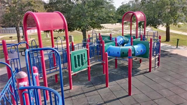 2805 Goldberg Drive, Bryan, TX 77808