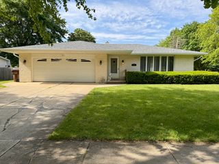 901 Lark Street, Peotone, IL 60468