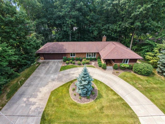 2450 HILLSIDE LANE, Green Bay, WI 54302