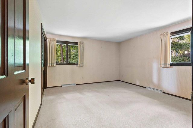 2450 HILLSIDE LANE, Green Bay, WI 54302
