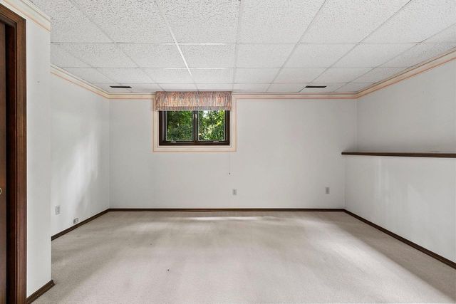 2450 HILLSIDE LANE, Green Bay, WI 54302