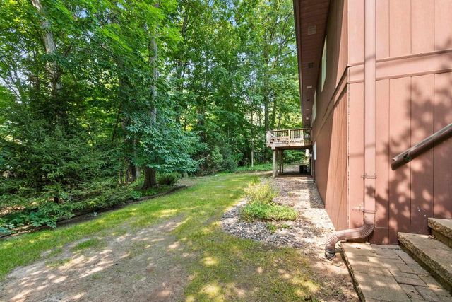 2450 HILLSIDE LANE, Green Bay, WI 54302