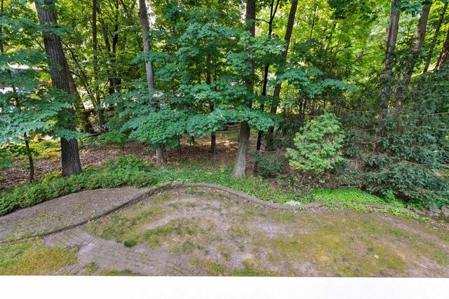 2450 HILLSIDE LANE, Green Bay, WI 54302