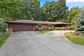 2450 HILLSIDE LANE, Green Bay, WI 54302