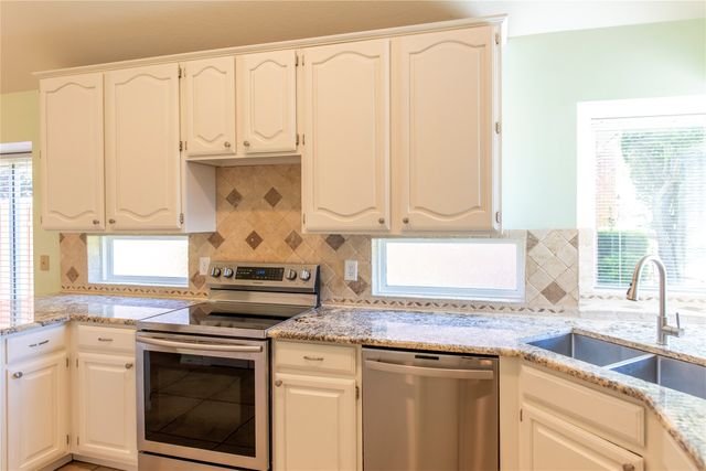 2009 Arbor Creek Drive, Carrollton, TX 75010