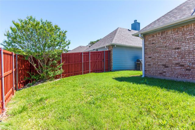 2009 Arbor Creek Drive, Carrollton, TX 75010