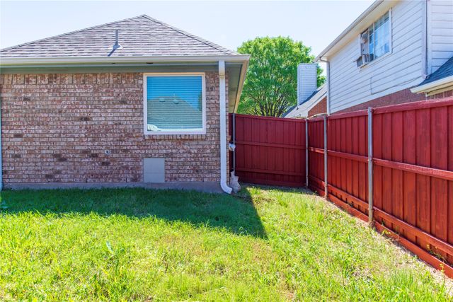 2009 Arbor Creek Drive, Carrollton, TX 75010