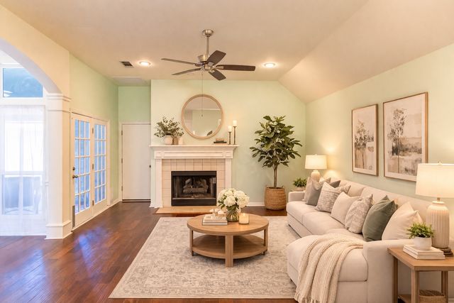 2009 Arbor Creek Drive, Carrollton, TX 75010