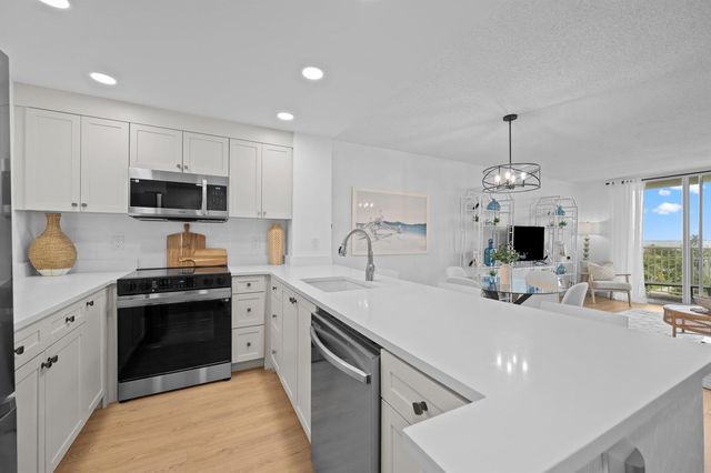 3540 S Ocean Boulevard 612, South Palm Beach, FL 33480