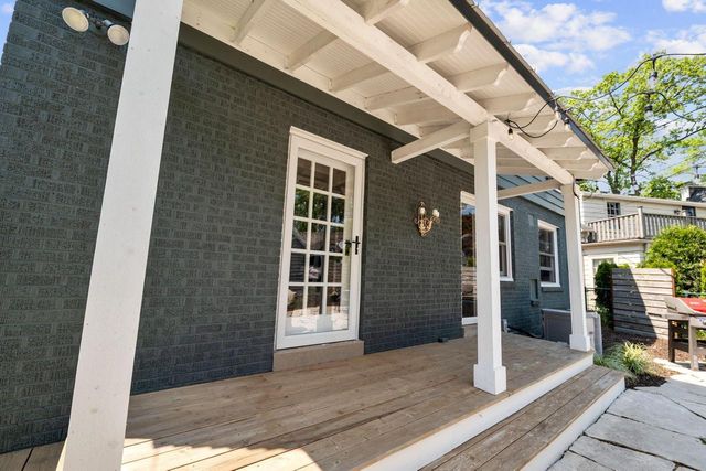 5262 N Diversey BOULEVARD, Whitefish Bay, WI 53217