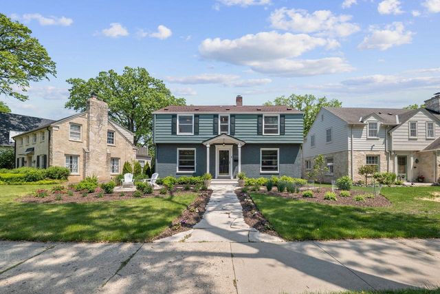 5262 N Diversey BOULEVARD, Whitefish Bay, WI 53217