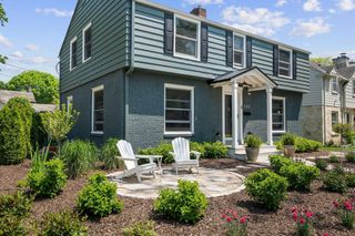 5262 N Diversey BOULEVARD, Whitefish Bay, WI 53217