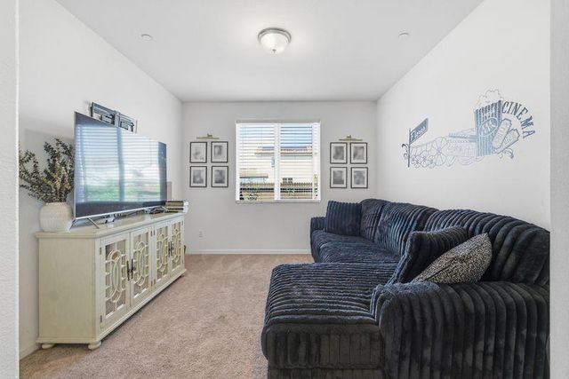 1799 Florence Avenue, Dinuba, CA 93618