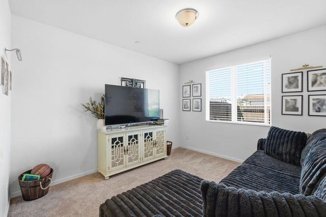 1799 Florence Avenue, Dinuba, CA 93618