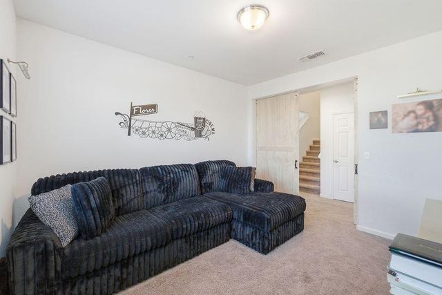 1799 Florence Avenue, Dinuba, CA 93618