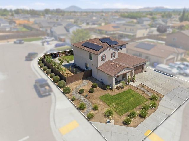 1799 Florence Avenue, Dinuba, CA 93618