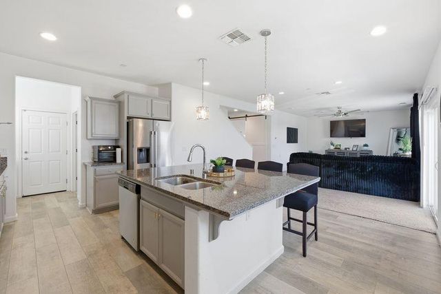 1799 Florence Avenue, Dinuba, CA 93618