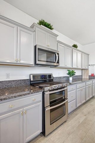 1799 Florence Avenue, Dinuba, CA 93618