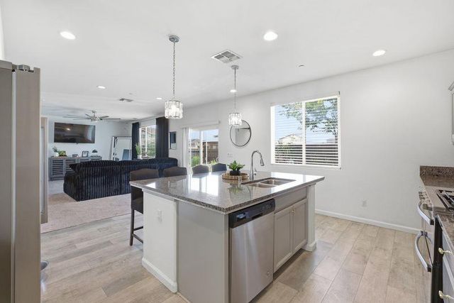1799 Florence Avenue, Dinuba, CA 93618