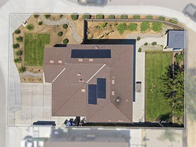1799 Florence Avenue, Dinuba, CA 93618