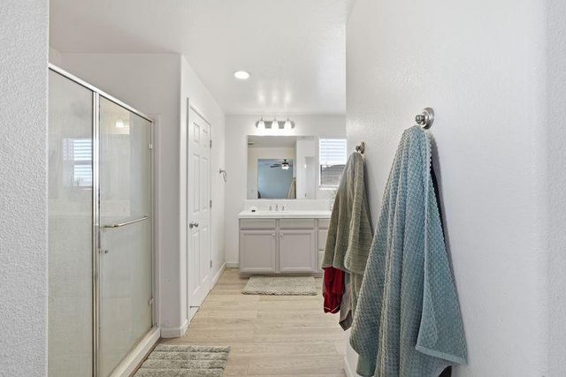 1799 Florence Avenue, Dinuba, CA 93618
